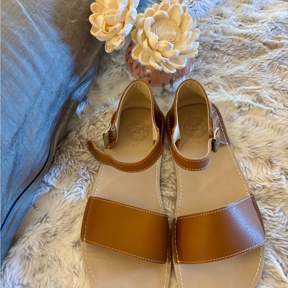 Zeazoo Women’s Brown Leather Sandals - Picture 2 of 6